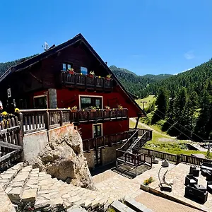 https://hotel-piccolo-chalet.fr-provencehotel.com